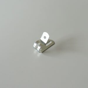 斉藤製作所　メタル片サドル　SS-912-G（100個入り）V.V.R用片サドル【三価クロメート表面処理】